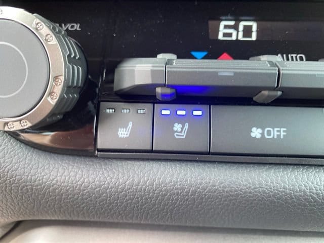 2026 Toyota Tundra Limited - Photo 11