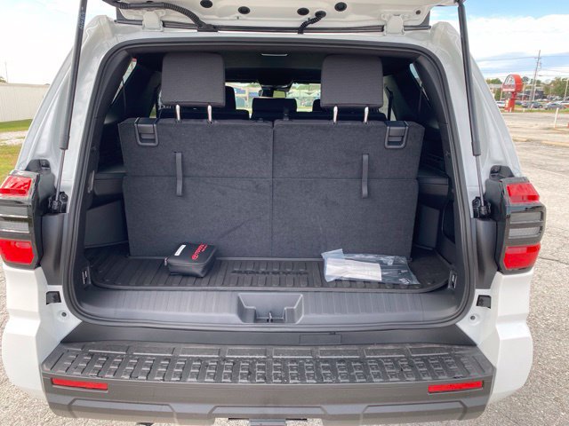 New 2026 Toyota 4Runner SR5 4WD SR5