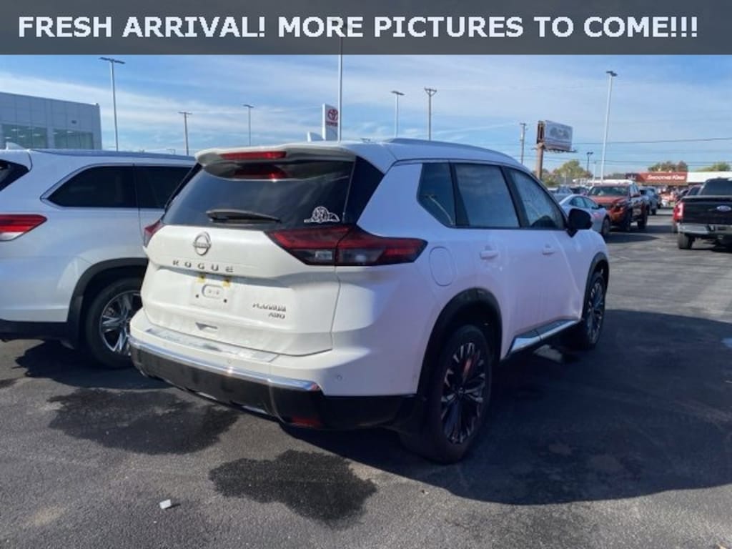 Used 2024 Nissan Rogue Platinum SUV