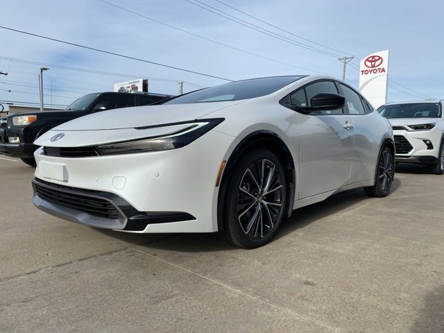 2026 Toyota Prius XLE's photo