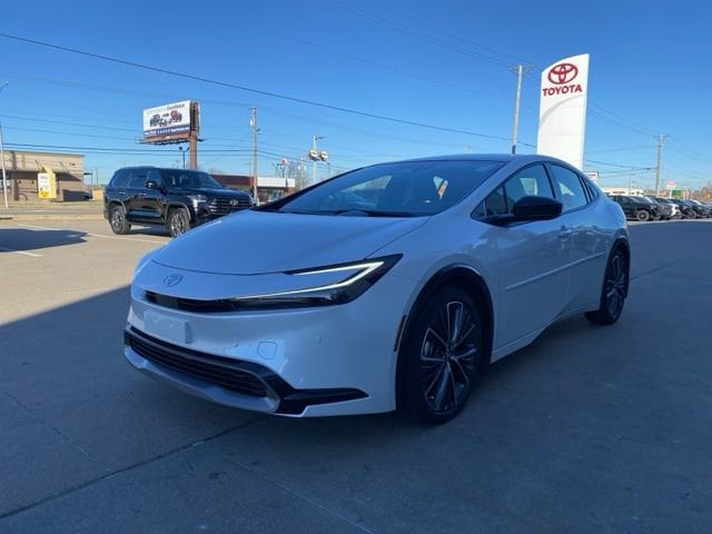 2026 Toyota Prius XLE's photo