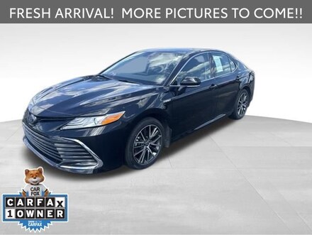 2021 Toyota Camry Hybrid XLE Sedan
