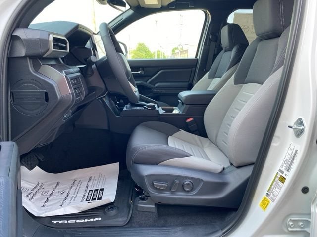 2026 Toyota Tacoma TRD Off Road - Photo 16