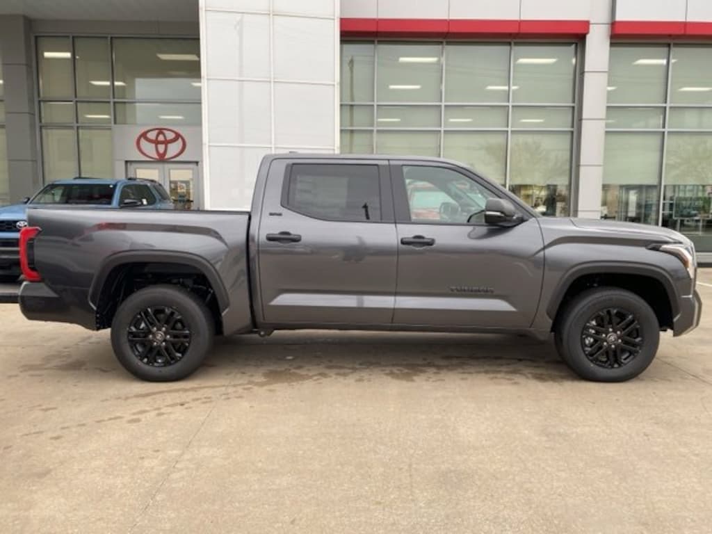 New 2026 Toyota Tundra SR5 SR5 CREWMAX 5.5
