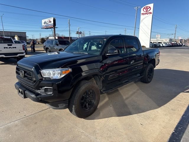 2023 Toyota Tacoma SR's photo