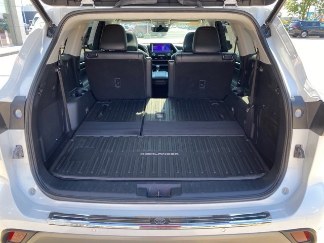 2023 Toyota Highlander Platinum photo 4