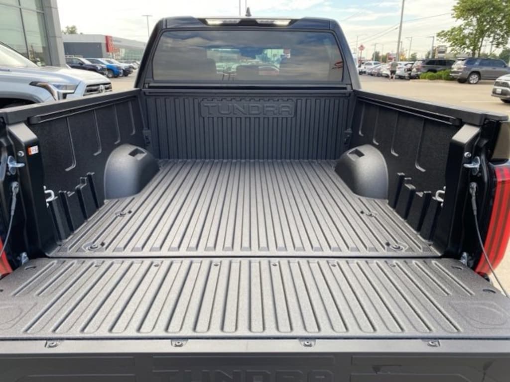 New 2026 Toyota Tundra SR5 SR5 CREWMAX 5.5