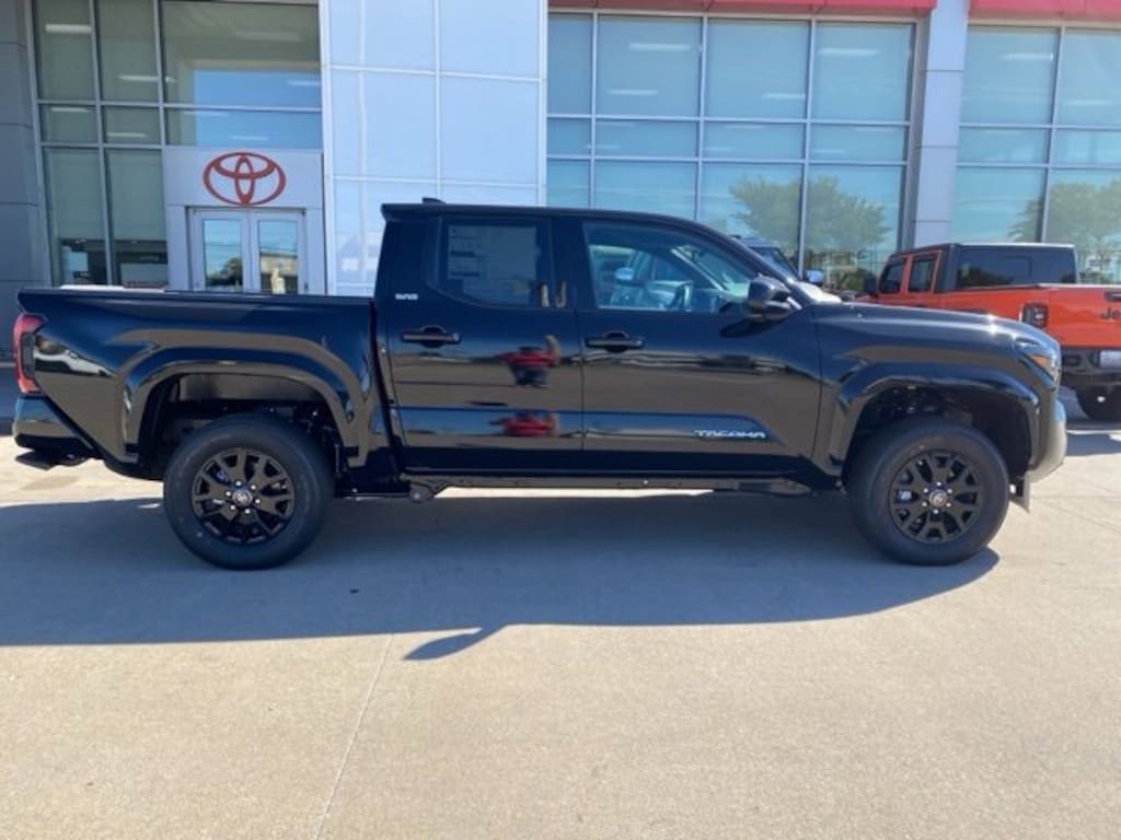New 2025 Toyota Tacoma SR5 4X4 DOUBLE CAB