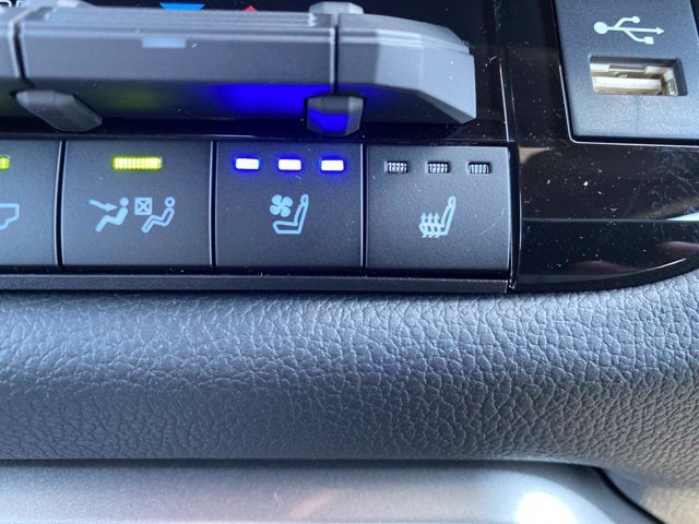 2026 Toyota Tundra Limited - Photo 10