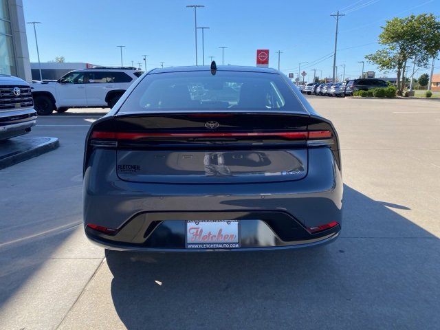 2026 Toyota Prius XLE photo 3