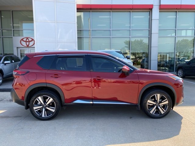 2023 Nissan Rogue SL photo 2