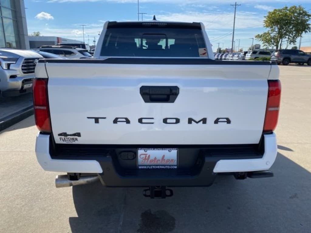 New 2025 Toyota Tacoma SR5 4X4 DOUBLE CAB