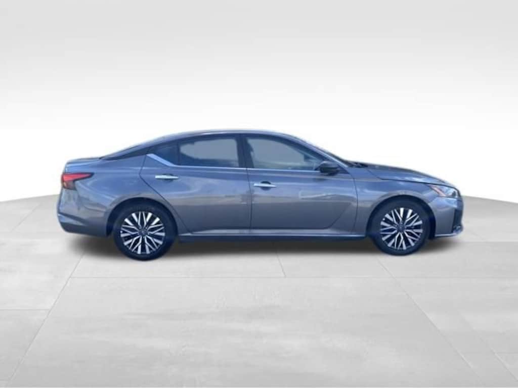 Used 2025 Nissan Altima 2.5 SV Sedan