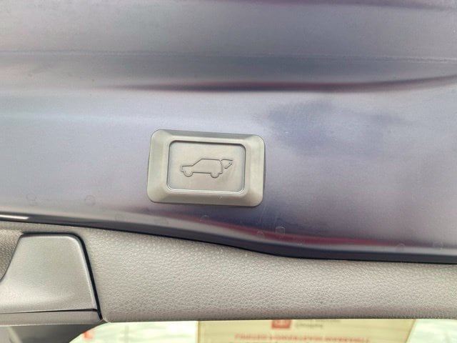 2024 Toyota RAV4 XLE Premium - Photo 6