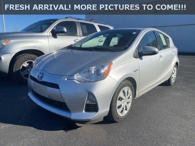 2014 Toyota Prius c Two's photo