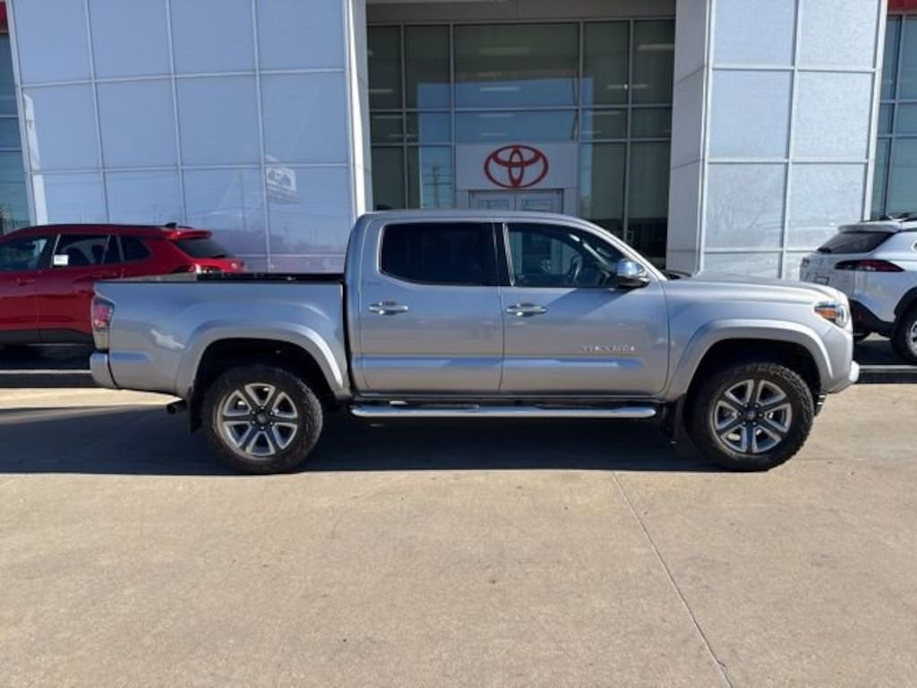 Used 2017 Toyota Tacoma Limited Truck Double Cab