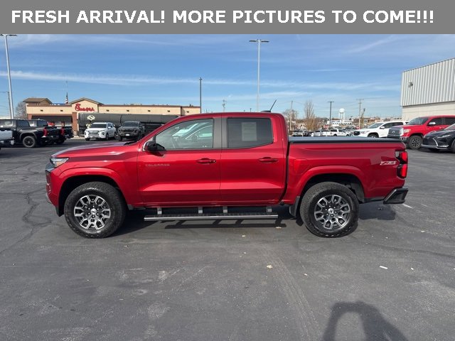 2023 Chevrolet Colorado Z71 photo 2