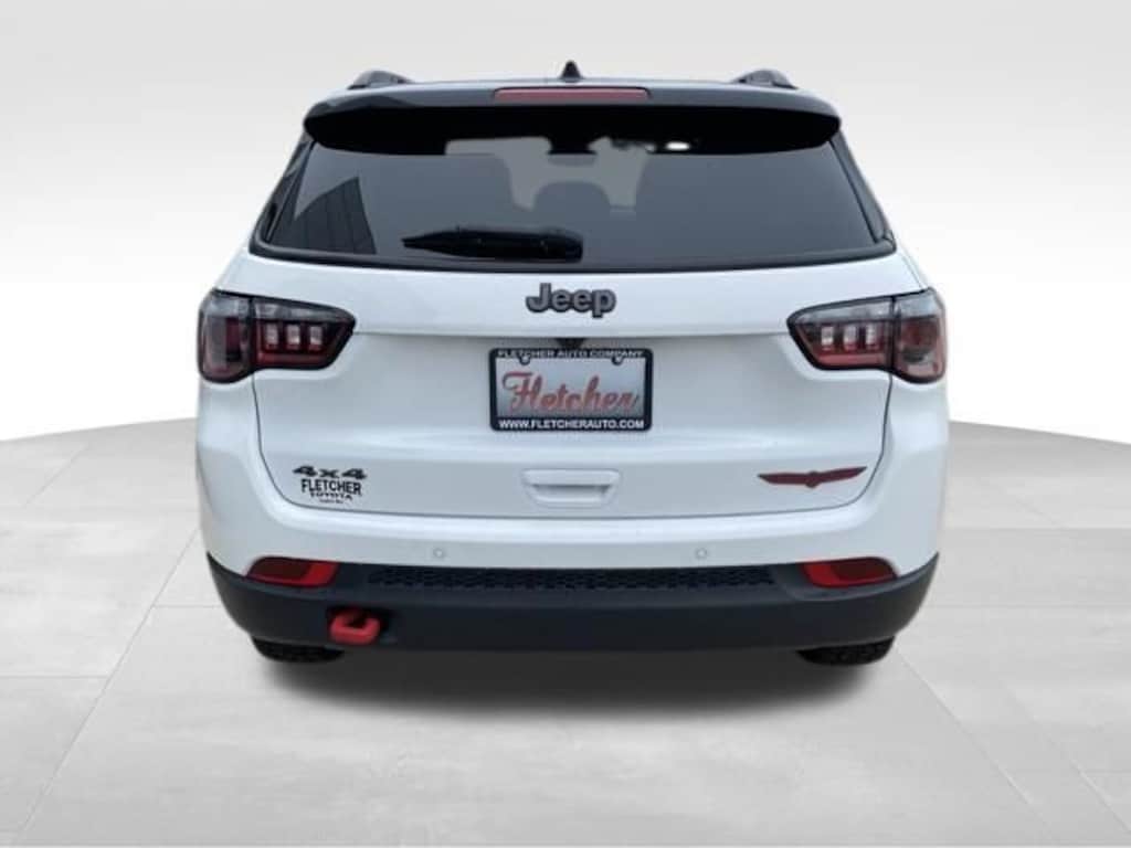 Used 2025 Jeep Compass Trailhawk SUV