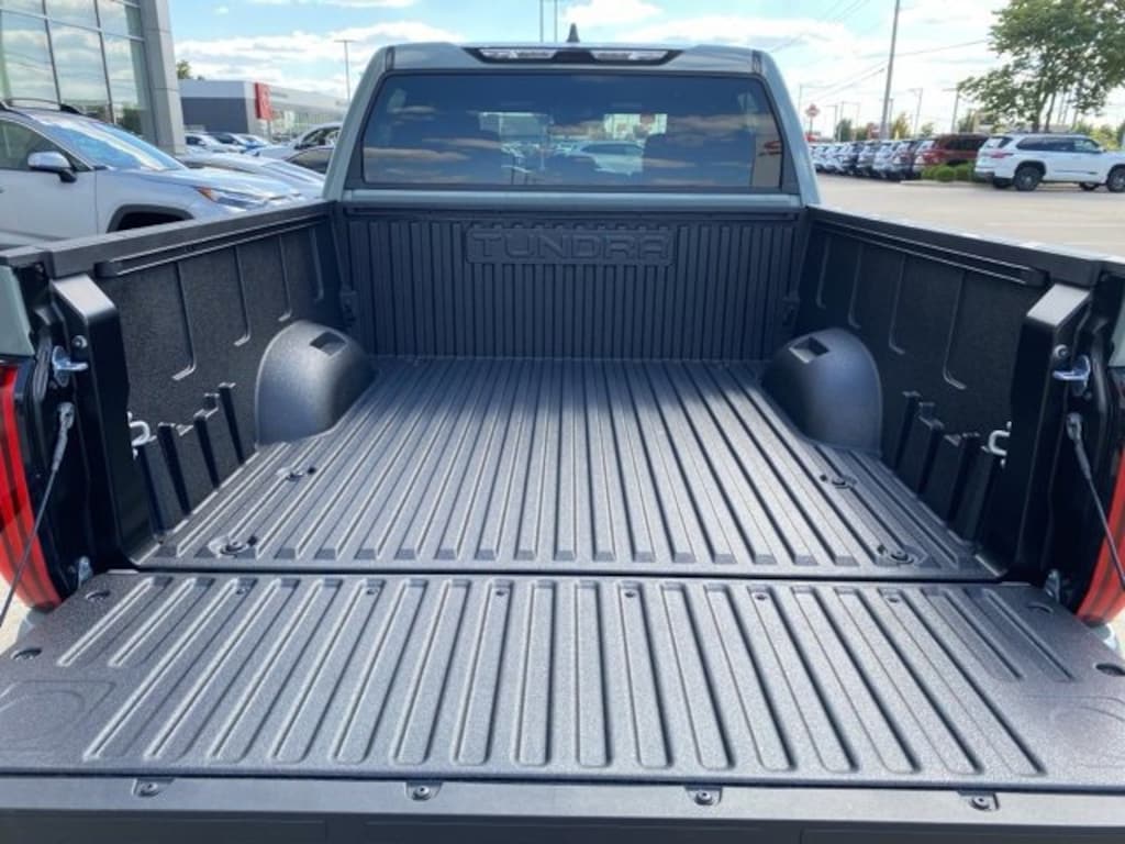 New 2026 Toyota Tundra SR5 SR5 CREWMAX 5.5