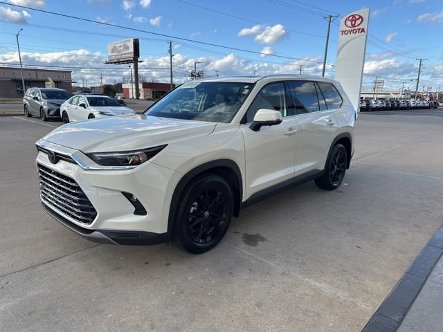 2024 Toyota Grand Highlander Platinum's photo