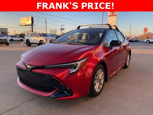 2026 Toyota Corolla Hatchback SE's photo