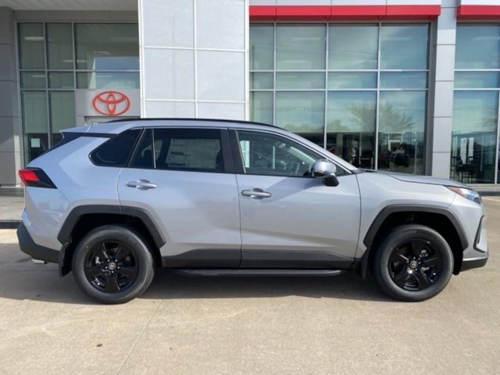 New 2025 Toyota RAV4 XLE XLE AWD SUV