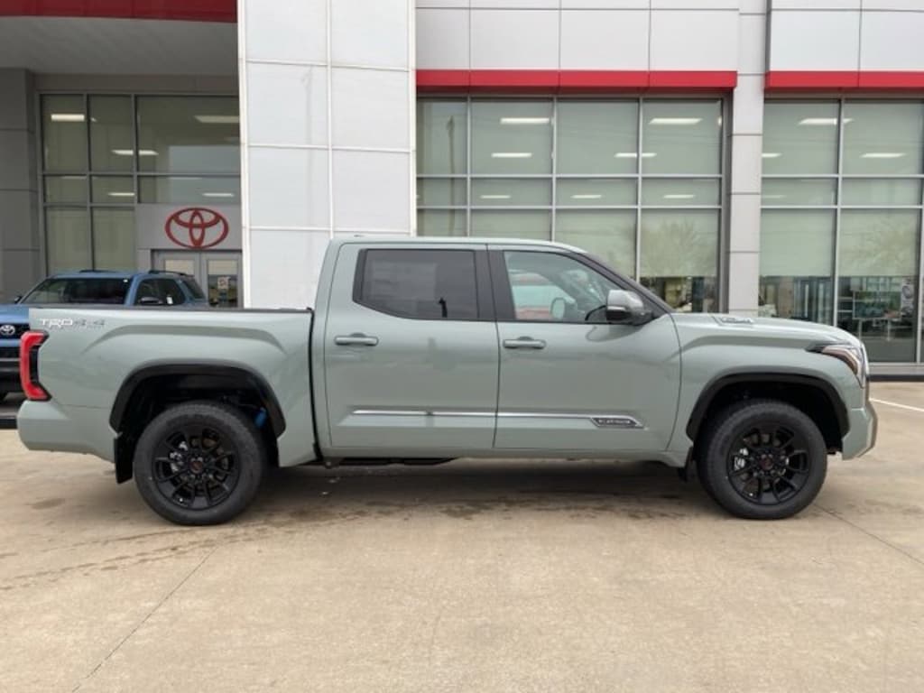New 2026 Toyota Tundra i-FORCE MAX Platinum PLATINUM CREWMAX 5.5
