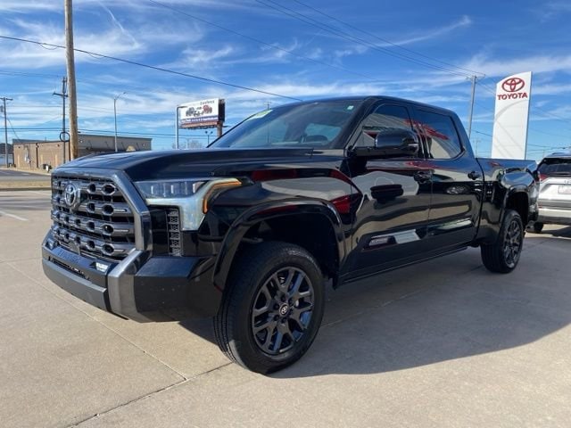 2023 Toyota Tundra Platinum's photo