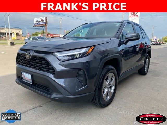 2025 Toyota RAV4 XLE's photo