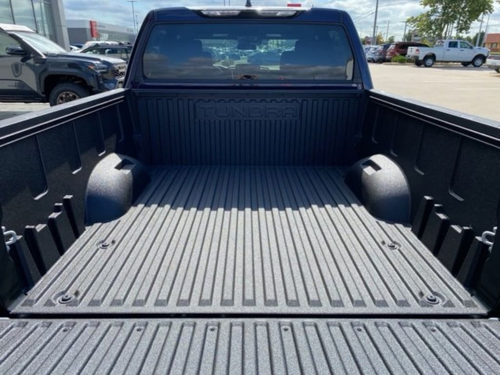 New 2026 Toyota Tundra SR5 SR5 CREWMAX 5.5