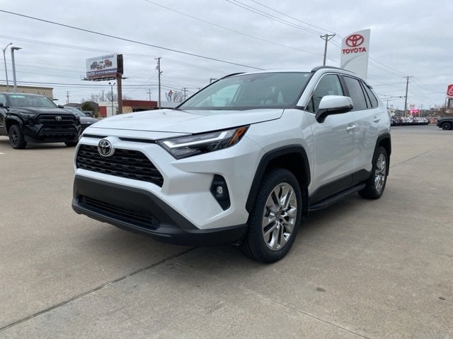 2025 Toyota RAV4 XLE Premium's photo