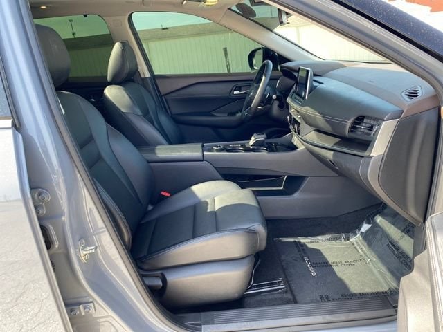 2023 Nissan Rogue SV - Photo 18