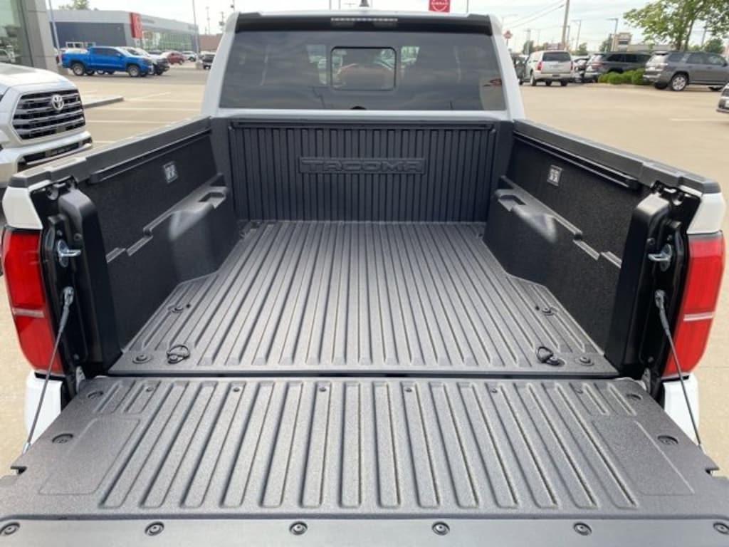 New 2025 Toyota Tacoma SR5 4X4 DOUBLE CAB