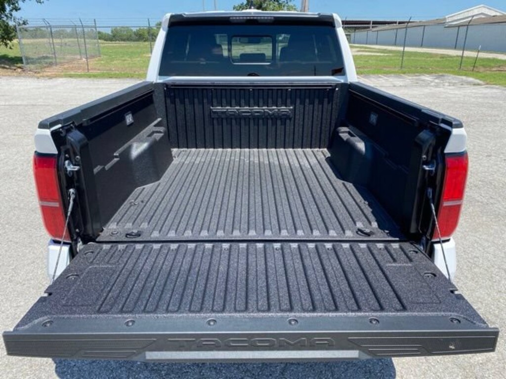 New 2026 Toyota Tacoma SR5 4X4 DOUBLE CAB