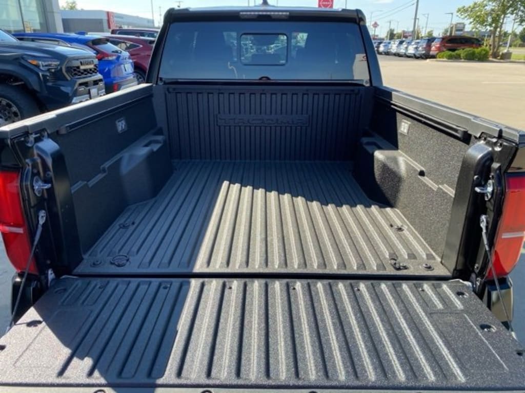 New 2025 Toyota Tacoma SR5 4X4 DOUBLE CAB