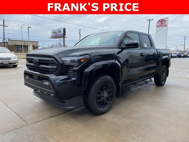 2025 Toyota Tacoma SR5's photo