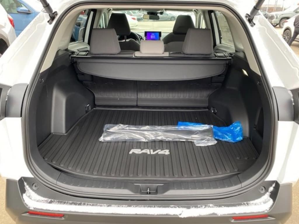 New 2025 Toyota RAV4 XLE XLE AWD SUV