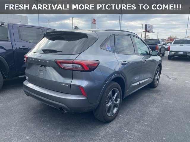 2023 Ford Escape ST-Line photo 4