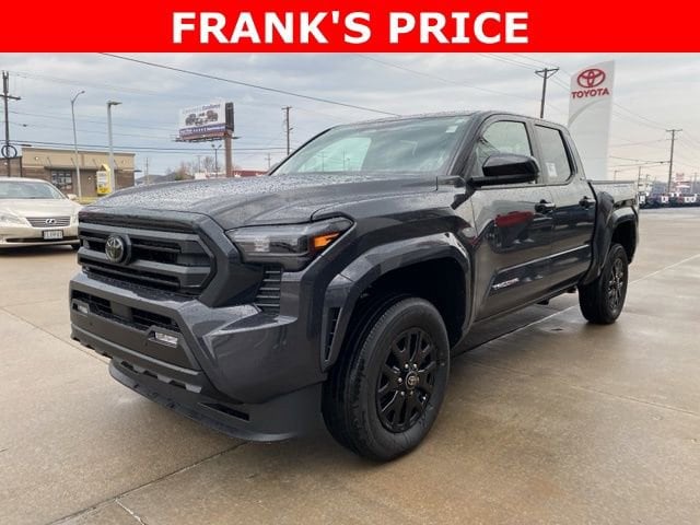 2025 Toyota Tacoma SR5's photo