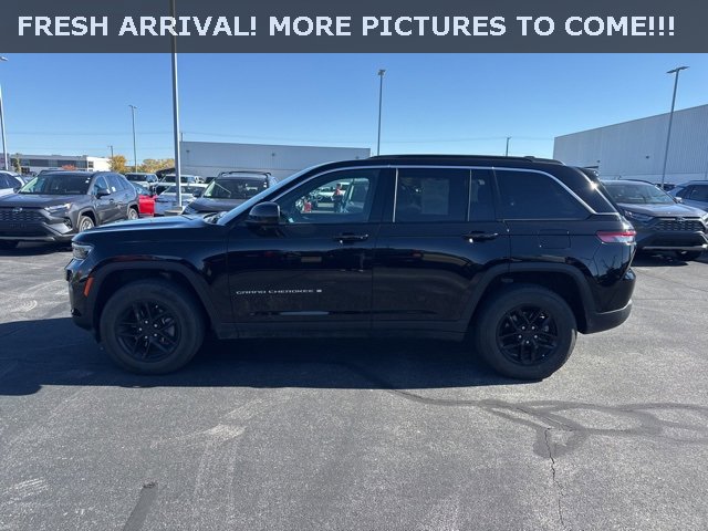 2025 Jeep Grand Cherokee Laredo photo 2