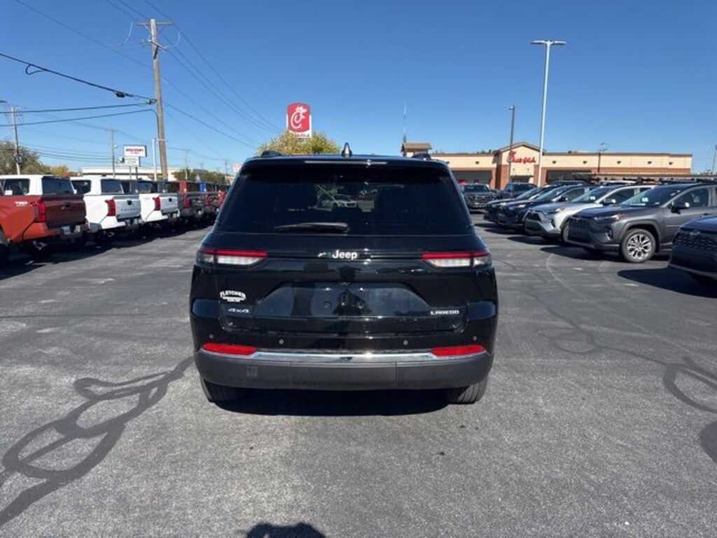 Used 2025 Jeep Grand Cherokee Laredo SUV