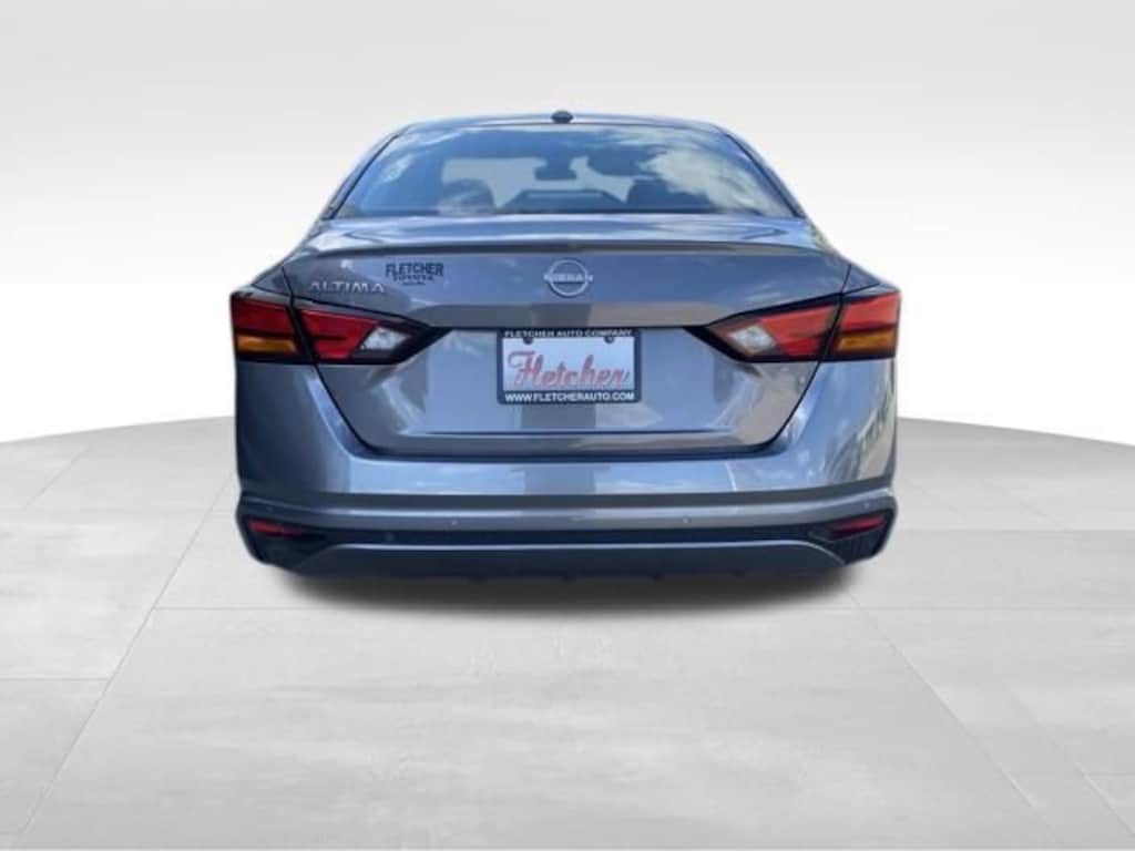Used 2025 Nissan Altima 2.5 SV Sedan