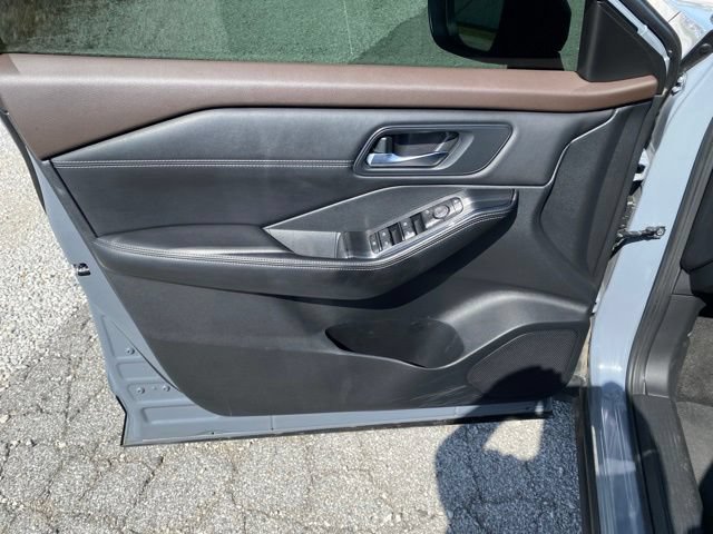 2023 Nissan Rogue SV - Photo 17