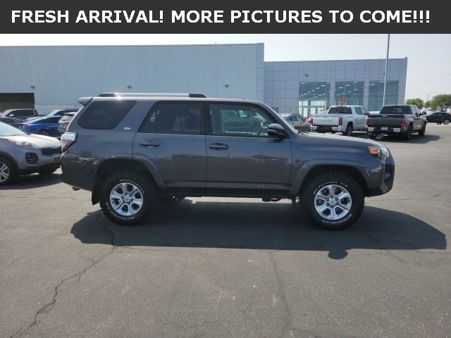 Used 2022 Toyota 4Runner SR5 Premium with VIN JTENU5JR5N5979489 for sale in Joplin, MO