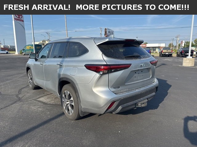2023 Toyota Highlander Hybrid XLE photo 3