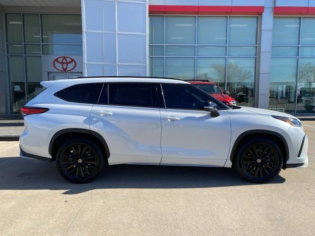 2023 Toyota Highlander XSE photo 2