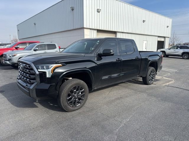 2023 Toyota Tundra Platinum's photo