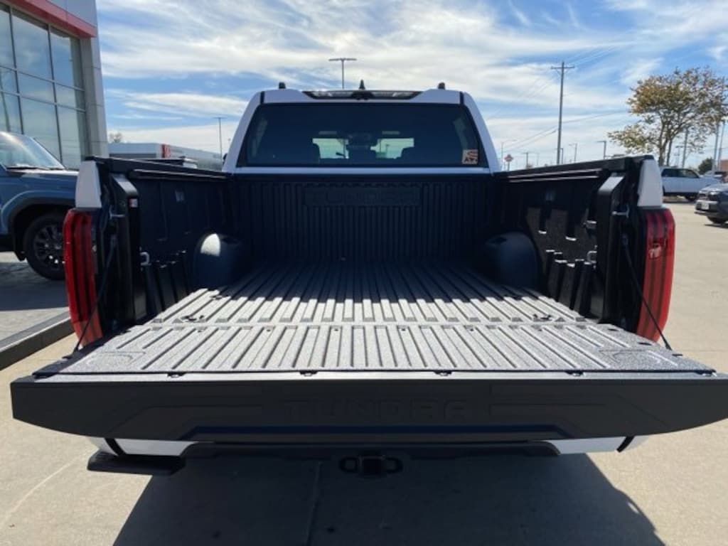 New 2026 Toyota Tundra SR5 SR5 CREWMAX 5.5