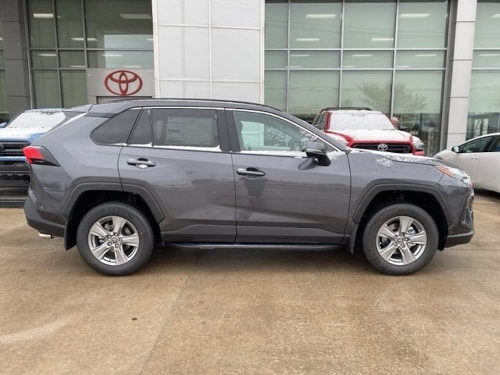 New 2025 Toyota RAV4 XLE XLE AWD SUV