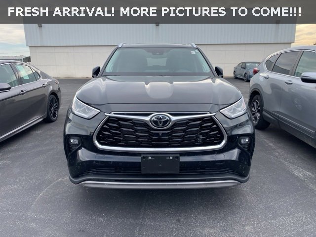 2024 Toyota Highlander Platinum photo 2